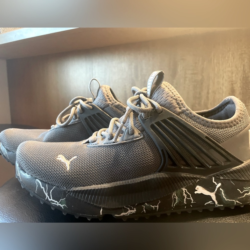 Puma Boys Size 6 I believe these are the Pacer Future Sneakers.